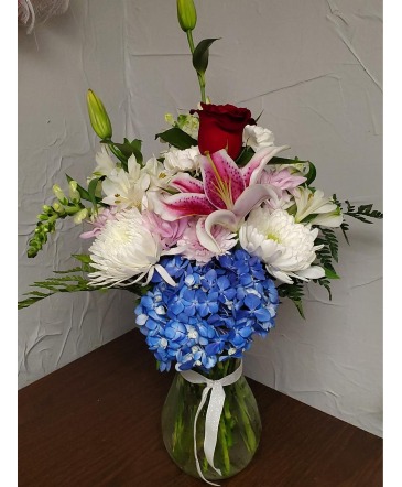 Florist design custom vased in Sandy Lake, PA | Alora Donna Gifts and Flowers