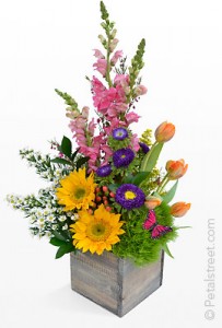 FLOWER BOX Flower Arrangement