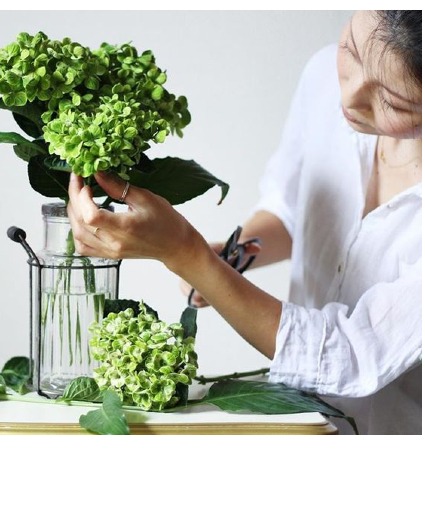 Roving Ranunculus Workshop Travelling Floral Design Workshop in your space