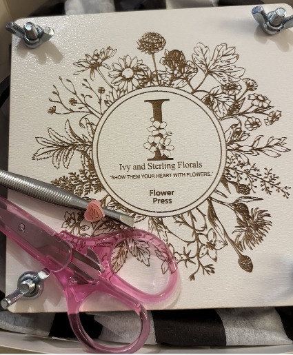 Flower Press Kit gift