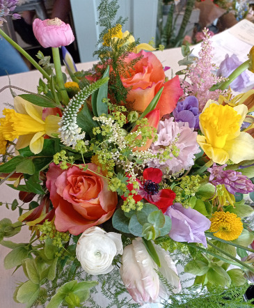 Flower Subscription for Mother's Day Designer's Choice in Glastonbury, CT | THE FLOWER DISTRICT Flower Subscription for Mother's Day Designer's Choice in Glastonbury, CT | THE FLOWER DISTRICT
