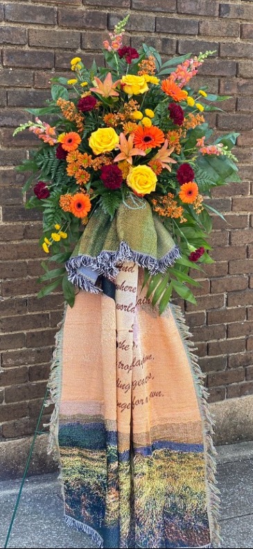 Flower topped throw spray in Murfreesboro, TN | Veda's Flowers & Gifts