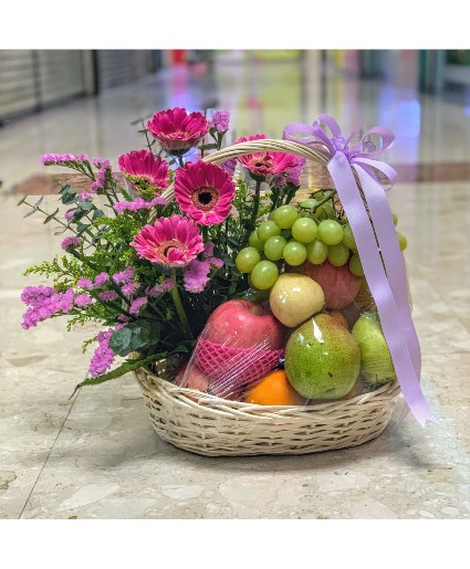 Flowers and fruit gift basket pink 