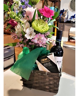 TO MOM WITH LOVE. Flowers, wine and Brie cheese