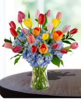 FOR THE LOVE OF TULIPS Vase Arrangement