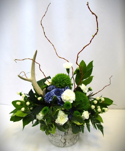 WOODLAND BLUES FRESH FLOWER ARRANGEMENT