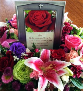 Forever In My Heart Memorial Plaque Tribute / Memorial in Hutchinson, MN | CROW RIVER FLORAL & GIFTS Forever In My Heart Memorial Plaque Tribute / Memorial in Hutchinson, MN | CROW RIVER FLORAL & GIFTS