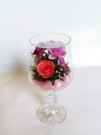 Forever Roses #WGMIXED Forever Roses arranged in sealed glass