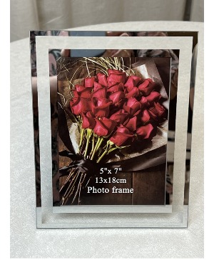 Frame with Mirror Accent 5"x7" 