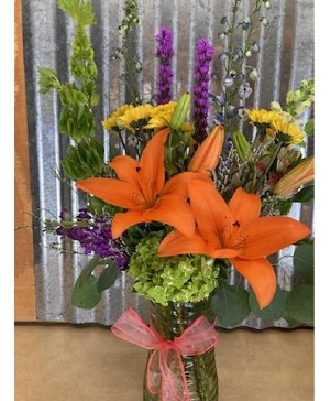 fresh flower arrangement  fresh lilies with accents 