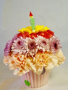 Fresh Flower Cupcake Birthday Arrangement in White Oak, PA ...