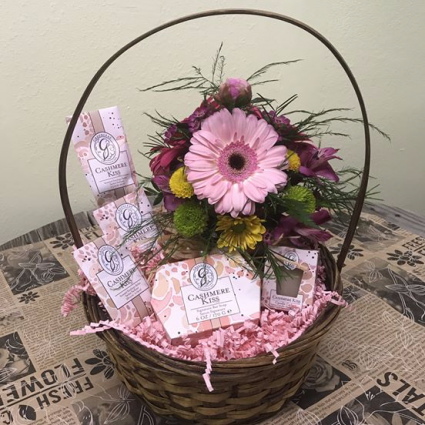Fresh Flower Greenleaf Scents Gift Basket