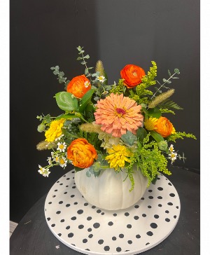 Fresh pumpkin arrangement  Fresh pie pumpkin 