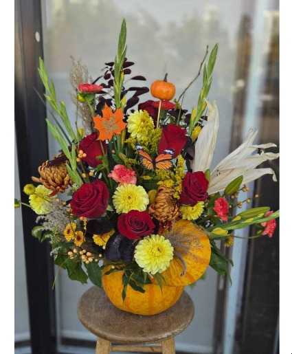 Fresh Thanksgiving Pumpkin  Arrangement