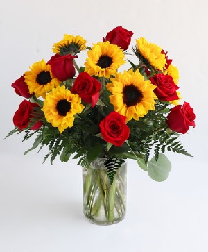 El Color de tus Ojos Roses and sunflowers