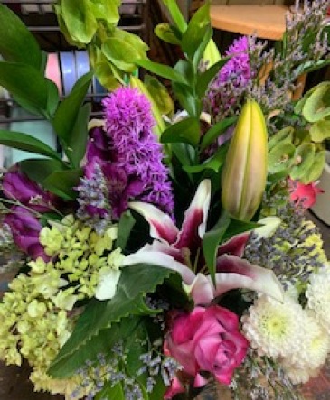 From Your Garden Vase in Bristol, VT | Scentsations Flowers & Gifts