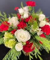 ‘Merry + Bright’ Designers Choice Centerpiece