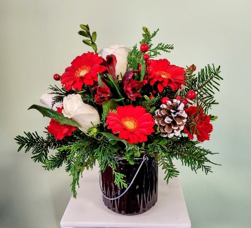 MERRY GLO BOUQUET  in Edgewater, MD | Blooms Florist