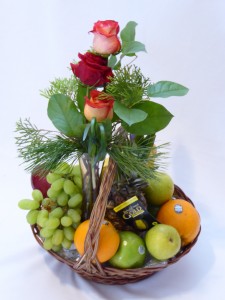 Fruit Roses & Chocolate Gift Baskets. Fruit & Flowers Bud Vase Gift Baskets. Roses Fruit & Chocolates Gift Baskets - AMAPOLA BLOSSOMS