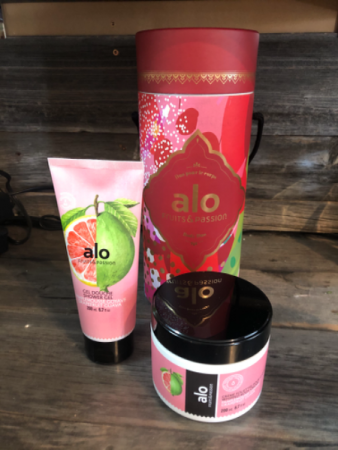 Fruits & Passion shower gel and moisturizer Body Care Gift Set
