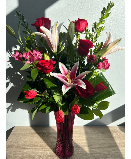 FSN- True Love Blooms Vase Arrangement 