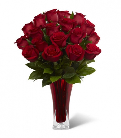 FTD In Love With Red Roses 12-V6D