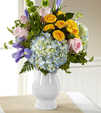FTD Welcome Bouquet Fresh Arrangement