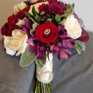 Fuchsia reds wedding bouquet