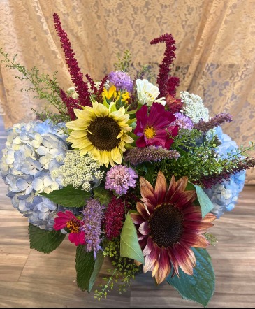 Garden Dream Vase Arrangement in Winchendon, MA | Ruschioni’s Flowers and Gifts