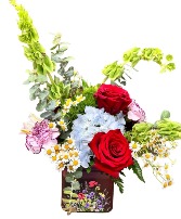 Garden Rose Flower Arrangament