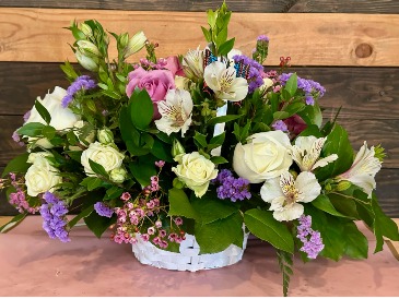 Garden Serenade fresh flower basket in Lakeside, CA | Finest City Florist