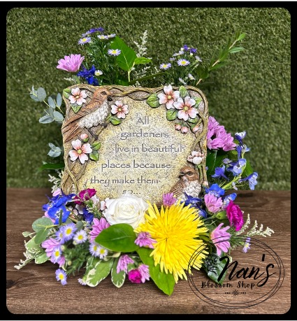 Gardener's Plaque Arrangement