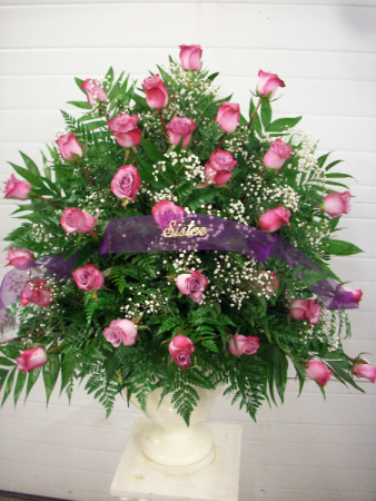 Gates of Splendor Rose Urn