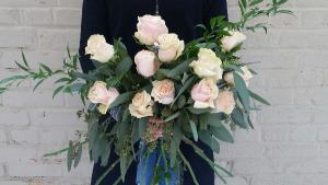 GATHERED PINK ROSES HANDTIED BOUQUET in Toronto, ON | BOTANY FLORAL STUDIO GATHERED PINK ROSES HANDTIED BOUQUET in Toronto, ON | BOTANY FLORAL STUDIO