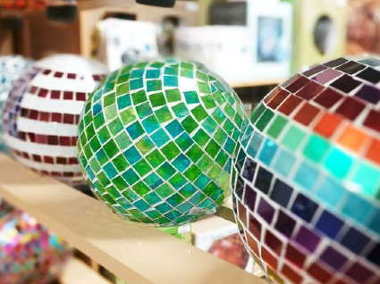 GAZING GLOBES