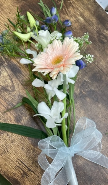 Gerbera and Orchid Handheld Bouquet  in Southbury, CT | SOUTHBURY COUNTRY FLORIST