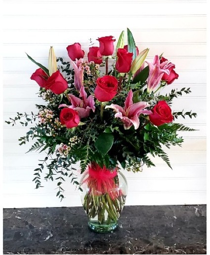 GINA'S Dz. RED ROSES AND STAR GAZERS EXCLUSIVELY AT MOM & POPS