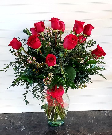 Gina's Long Stem Red Roses Exclusively at Mom & Pops in Ventura, CA | Mom And Pop Flower Shop