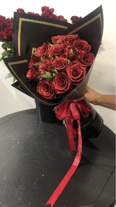 Glitz Premium Reds Luxury Roses