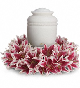 Glorious Life Wreath T257-1 in Fort Worth, TX | DAVIS FLORAL DESIGNS Glorious Life Wreath T257-1 in Fort Worth, TX | DAVIS FLORAL DESIGNS