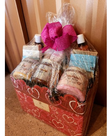 Glowing Radiance Collection Gift Set in Carlsbad, NM | Angee's Flowers