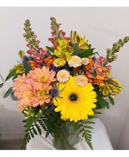 Golden Bloom Flower Bouquet