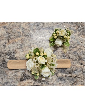 Golden Elegance Corsage & Boutonniere Set