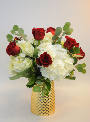 Golden Glam in Holland, MI | GLENDA'S LAKEWOOD FLOWERS Golden Glam in Holland, MI | GLENDA'S LAKEWOOD FLOWERS