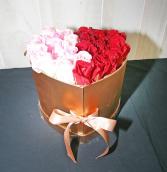 GOLDEN HEART BOX OF ROSES ROSES-PINK & RED