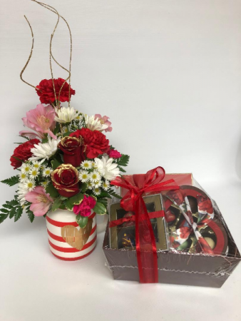 GOLDEN HEART WITH CHOCOLATE GIFT BASKET