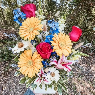 Golden Hour Box in Citrus Springs, FL | Artistic Flowers Golden Hour Box in Citrus Springs, FL | Artistic Flowers