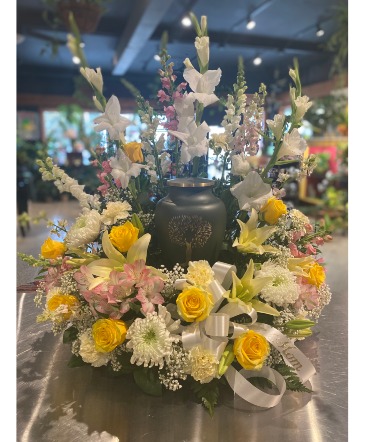 Golden Hour Urn Setting  in South Milwaukee, WI | PARKWAY FLORAL INC.