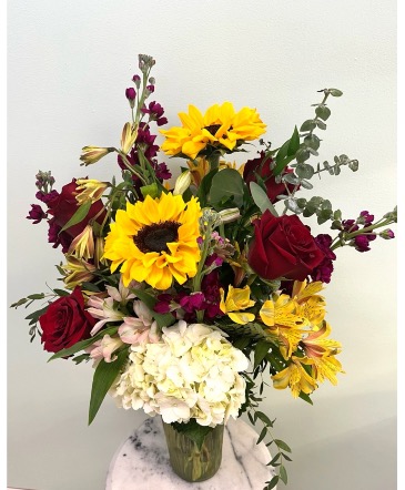 Golden Radiance Bouquet By Enchanted Florist of Cape Coral in Cape Coral, FL | ENCHANTED FLORIST OF CAPE CORAL Golden Radiance Bouquet By Enchanted Florist of Cape Coral in Cape Coral, FL | ENCHANTED FLORIST OF CAPE CORAL