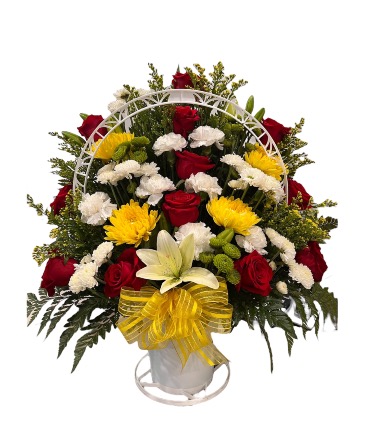Golden Remembrance Sympathy Basket Sympathy in Deer Lake, NL | Parsons Floral Golden Remembrance Sympathy Basket Sympathy in Deer Lake, NL | Parsons Floral